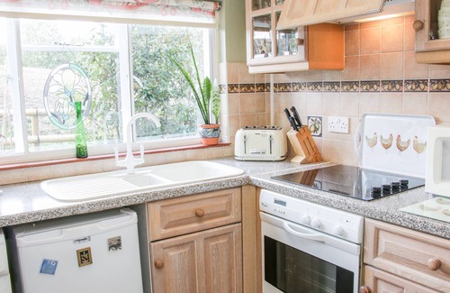 Stoney Stretton Cottage | ENSDON LEA COTTAGE, pet friendly, with a garden in Nesscliffe