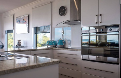 Swansea House | Ensorcelled - Freycinet Holiday Houses