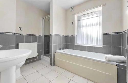 Cardiff City Centre House | Ensuite Room in Cardiff City Centre