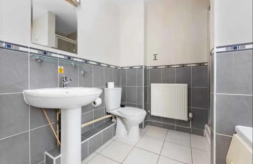 Cardiff City Centre House | Ensuite Room in Cardiff City Centre