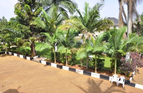 Entebbe Villa | Entebbe's Premier Vacation Home—Sleeps 14+ with Lake Victoria view