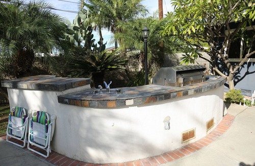 North Tustin House | Entertainment home w/swimming pool, 15 min to Disneyland, beaches