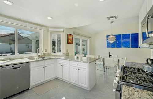 Desert Park Estates House | ENTERTERTAINERS DREAM BACKYARD