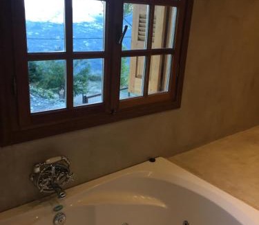 Synikia Mesi Trikalon House | Enthymio Suites