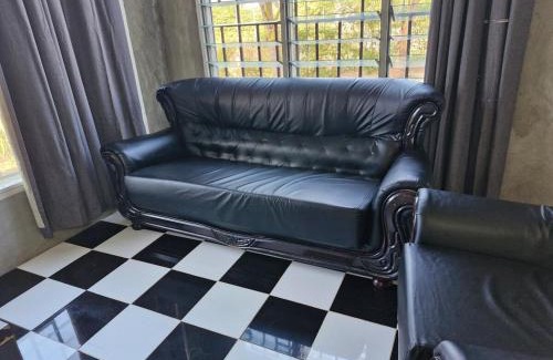 Port Moresby Apartment | Entire 2 -Bedroom Apartment with Extra Sleeping Area and Living Room, Kitchen