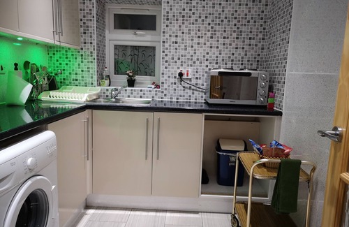 Fairlop House | ENTIRE ANNEX - 2 ROOMS
