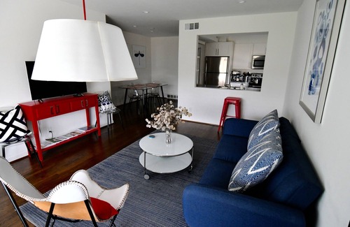 Oak Lawn Apartment | Entire Bldg 4 Individual apts (1 BR/1BA x4) Parking| Oaklawn/HP/Uptown| sleep 12
