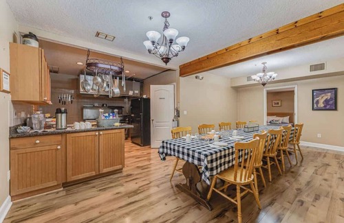 Chassahowitzka Bed & Breakfast | Entire Boutique Hotel.walking distance to river