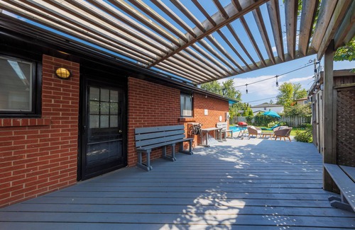 Ajax House | Entire Cozy Home | In-Ground Pool | Minutes to Lake & Waterfront Park