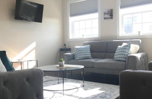 Park View Apartment | Entire Extra Large Luxury 3 Bedrooms Condo