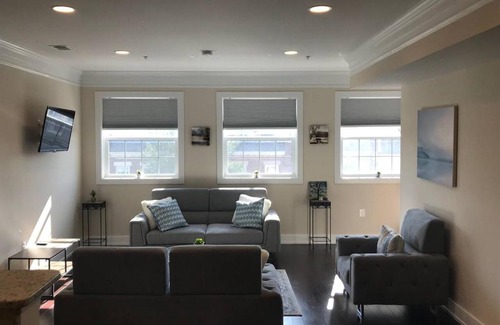 Park View Apartment | Entire Extra Large Luxury 3 Bedrooms Condo