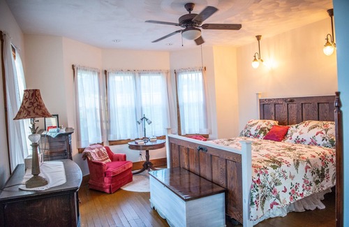 Dickerson Run Other | Entire Farmhouse -Maple Bottom Farm Bed & Breakfast
