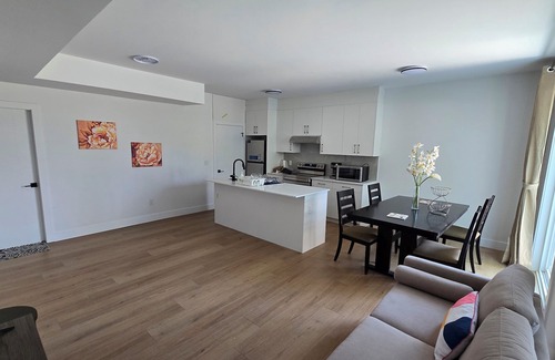 West Kelowna Estates House | Entire guest suite