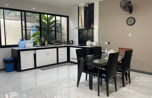 Bang Sue House | Entire house/4bedrooms/2mins to mrt/near Chatuchak Market