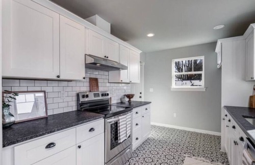 Northwest Everett House | Entire home 3B/3B 2356 sq.ft