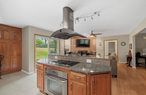 Ballwin House | Entire Home/STL Co-Sleeps 6