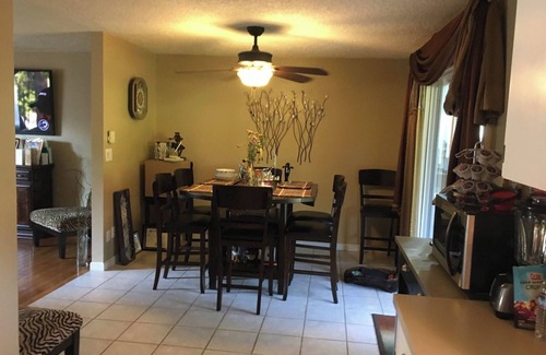 West Linn House | Entire Home West Linn Long Term Fenced Yard Eateries Shops 20 Min Dtown Portland