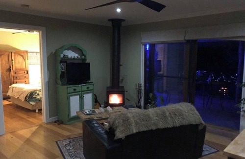 Yea Cabin | Entire Home. Wineries, Rivers, Fishing, High Country,