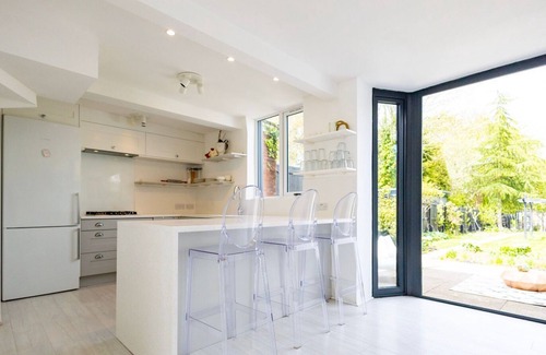 Selly Oak Villa | Entire House 5mins from chocolate factory, University, accessible to city centre