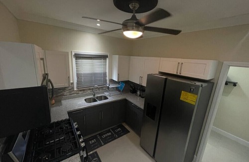 Lucea House | Entire House Cozy Luxury INN Ocean Pointe With Swim Pool,Gym And Free Parking