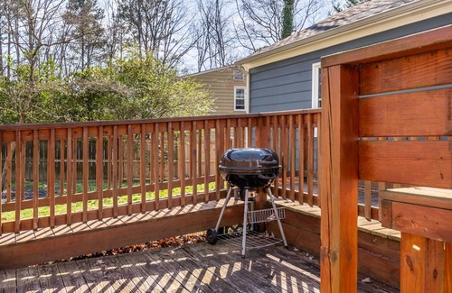 Midlothian House | Entire house, fully fenced in back yard. Close to everything.