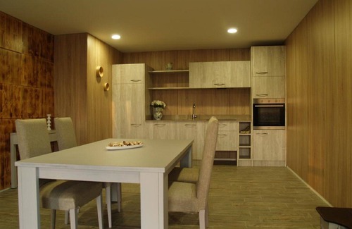 Esposende Cottage | Entire House Small Farm-1