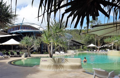 Kingfisher Bay House | Entire House. THE Closest Accom to Kingfisher Resort & Beach on the Island