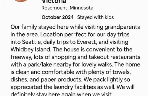 Martha Lake House | Entire house with Four Bedrooms, Hot Tub, BBQ, Private Backyard, FREE WiFi and Parking, near Seattle, EV