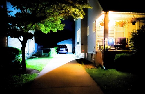 Dearborn Apartment | Entire independent 1 bedroom Apartment - no kitchen