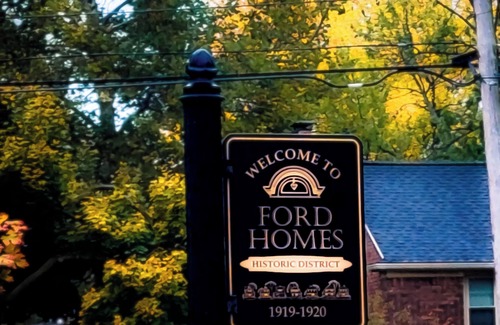 Dearborn Apartment | Entire independent 1 bedroom Apartment - no kitchen