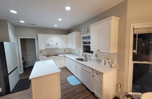 Woodstock Bed & Breakfast | Entire Luxury Home Sleep 12, Hi-Tech Kitchen, 1 GB/s Wi-Fi, Ideal Remote Worker
