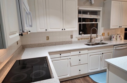 Woodstock Bed & Breakfast | Entire Luxury Home Sleep 12, Hi-Tech Kitchen, 1 GB/s Wi-Fi, Ideal Remote Worker