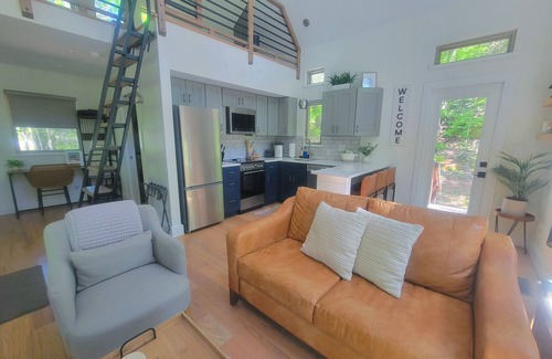Rutherfordton House | Entire Modern Cabin on 40+ acres, 10 mins from Tryon Equestrian Center TIEC