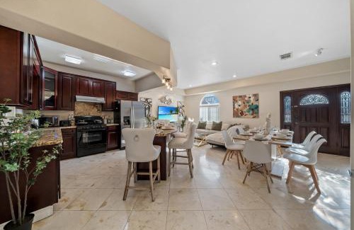 City Heights House | Entire Private Spacious 4-Bed 4-Bath House w Garage, Gated Yard, Available Now