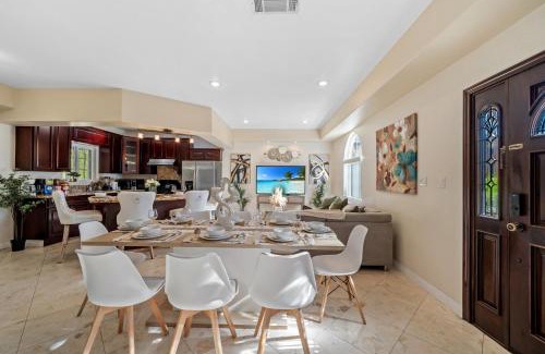 City Heights House | Entire Private Spacious 4-Bed 4-Bath House w Garage, Gated Yard, Available Now