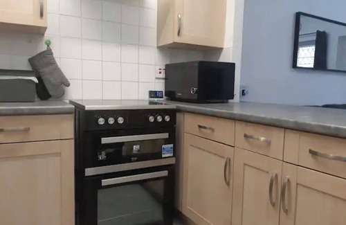 Manchester House | Entire Rental, Easy Reach to Etihad Stadium