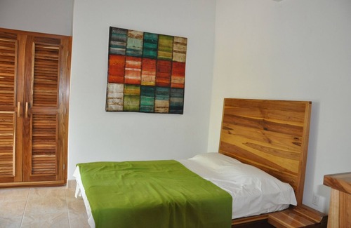 San Pedro House | Entire Resort! Free Snorkeling & Reef Fishing Tours, 3 Condos