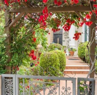 North of Montana House | Entire Second Flr - Santa Monica Luxury Roman Villa