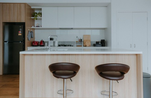 Glen Iris Apartment | Entire Spacious 3BR Luxe Apt in Camberwell