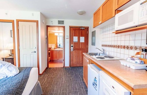 Whistler Cay Heights Apartment | Entire Studio in Whistler Village Resort