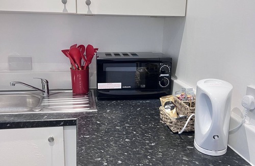 Newbury Apartment | Entire Studio with Private Garden - Free Parking