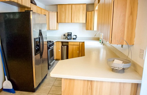 Turnagain House | Entire Townhome! near airport, restaurants, and trails! Small back yard!