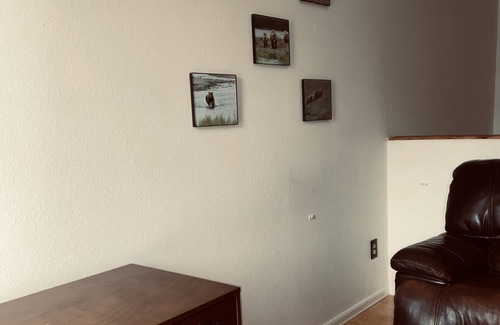 Turnagain House | Entire Townhome! near airport, restaurants, and trails! Small back yard!