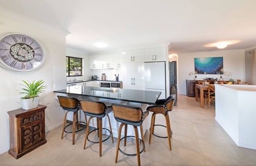 Cannonvale Apartment | Entire upstairs level of executive home in Cannonvale