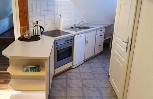 Suhl Apartment | Entspannen im Grünen Herzen der Stadt