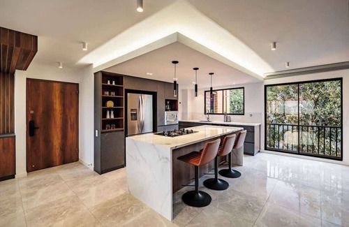 El Tesoro Apartment | |EP| Mesmerizing Apt W/BBQ, Balcony, AC, Office