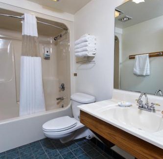 Ephraim Hotel | Ephraim Shores Resort