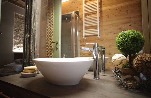 Somma Lombardo House | Epicurus guest house: Apollo