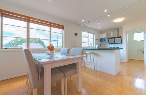 Greenlane - Ellerslie House | Epsom 4 Bedroom Holiday Home