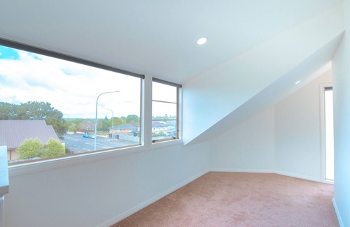 Greenlane - Ellerslie House | Epsom 4 Bedroom Holiday Home